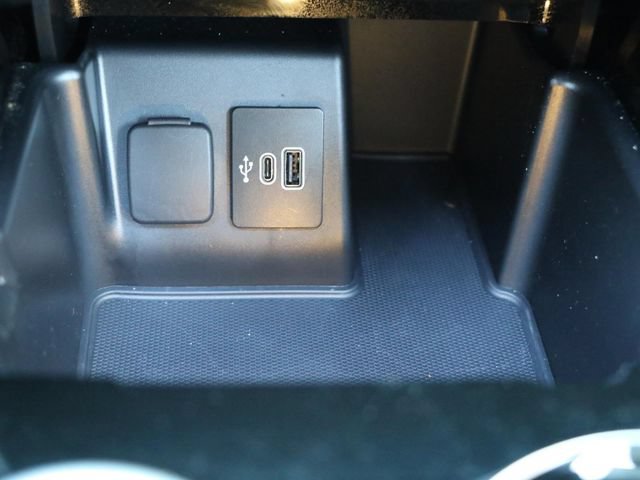 Certified 2025 Ford Explorer Platinum w/ Ultimate Package AWD/4WD image 28