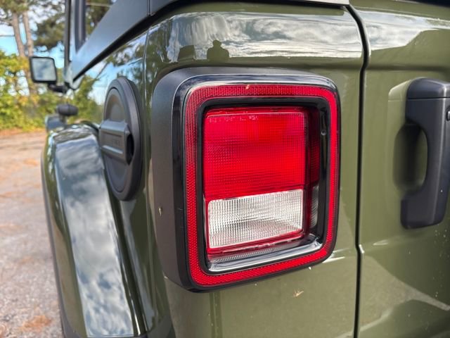 Used 2023 Jeep Wrangler Sahara w/ Cold Weather Group image 39