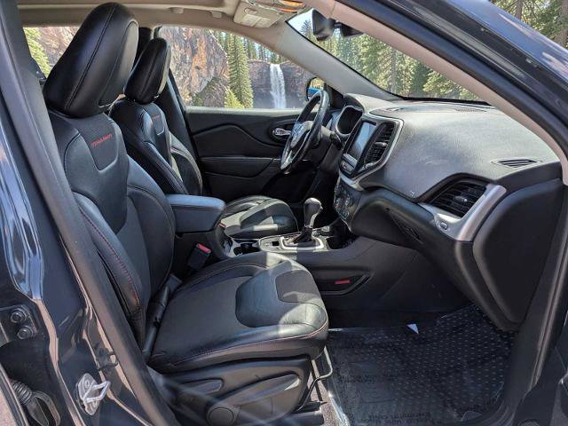 Used 2017 Jeep Cherokee Trailhawk w/ Comfort & Convenience Group AWD/4WD image 20