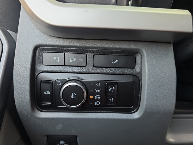 Certified 2023 Ford F250 XLT w/ XLT Premium Package AWD/4WD image 27