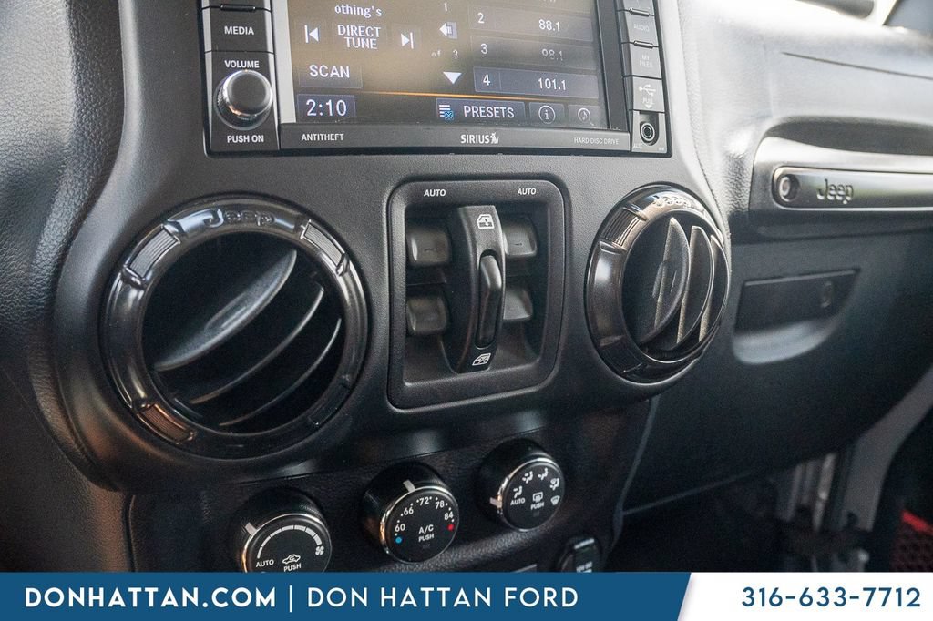 Used 2018 Jeep Wrangler Unlimited Rubicon AWD/4WD image 8