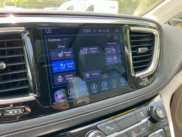 Used 2017 Chrysler Pacifica Limited FWD image 29