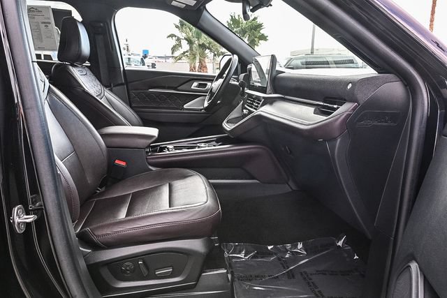 Certified 2025 Ford Explorer Platinum w/ LUX Leather Package AWD/4WD image 18