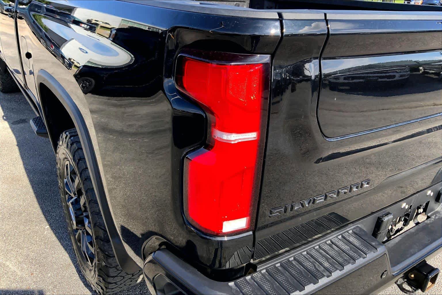 Used 2025 Chevrolet Silverado 2500 High Country w/ Midnight Edition AWD/4WD image 25