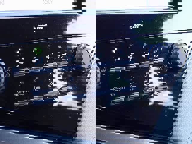 Used 2020 Toyota Camry LE w/ Convenience Package image 26