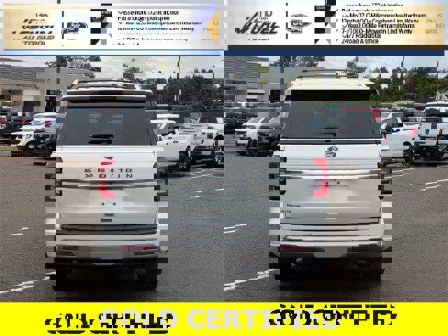 Certified 2023 Ford Expedition Platinum image 4