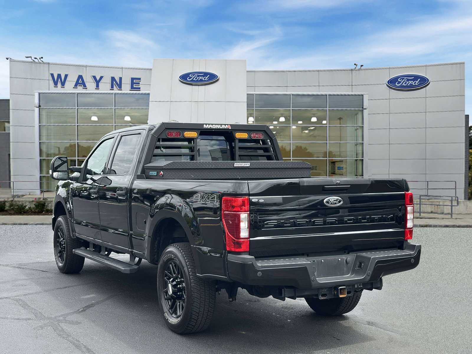 Certified 2022 Ford F250 XLT w/ Black Appearance Package AWD/4WD image 4