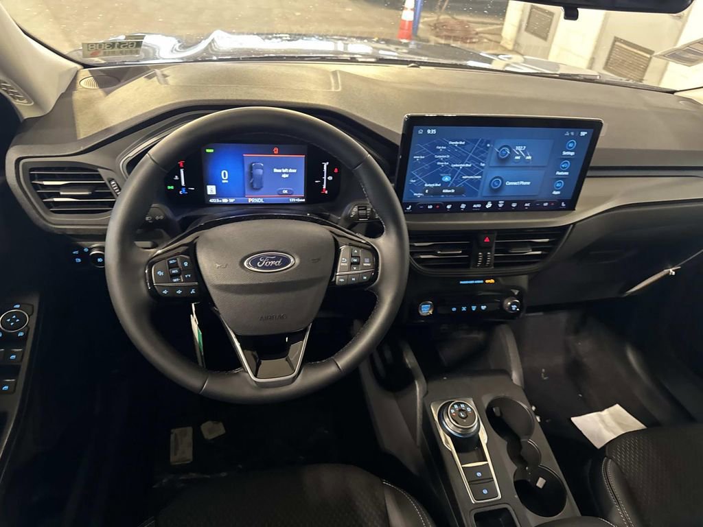 Certified 2025 Ford Escape Base image 10