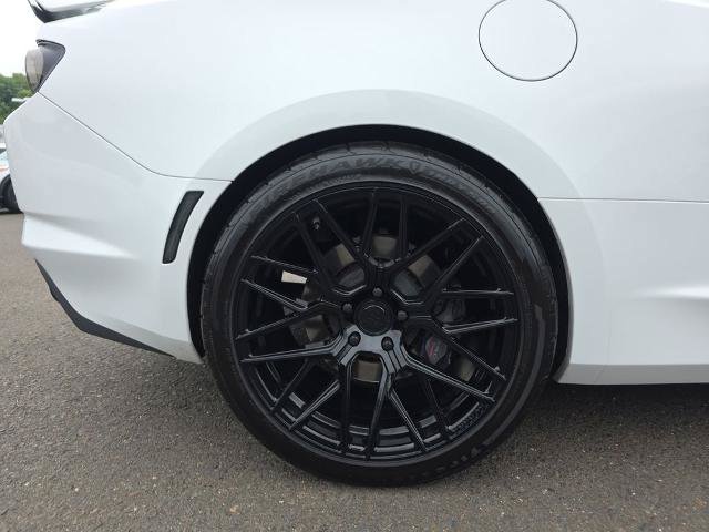Used 2020 Chevrolet Camaro SS RWD image 11