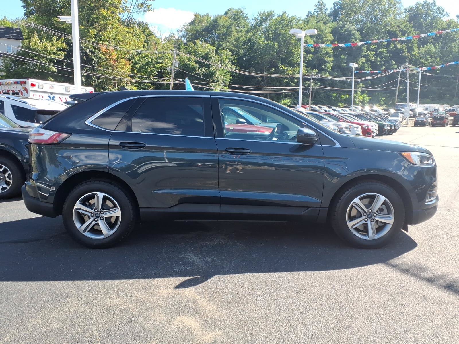 Certified 2022 Ford Edge SEL w/ Convenience Package AWD/4WD image 9
