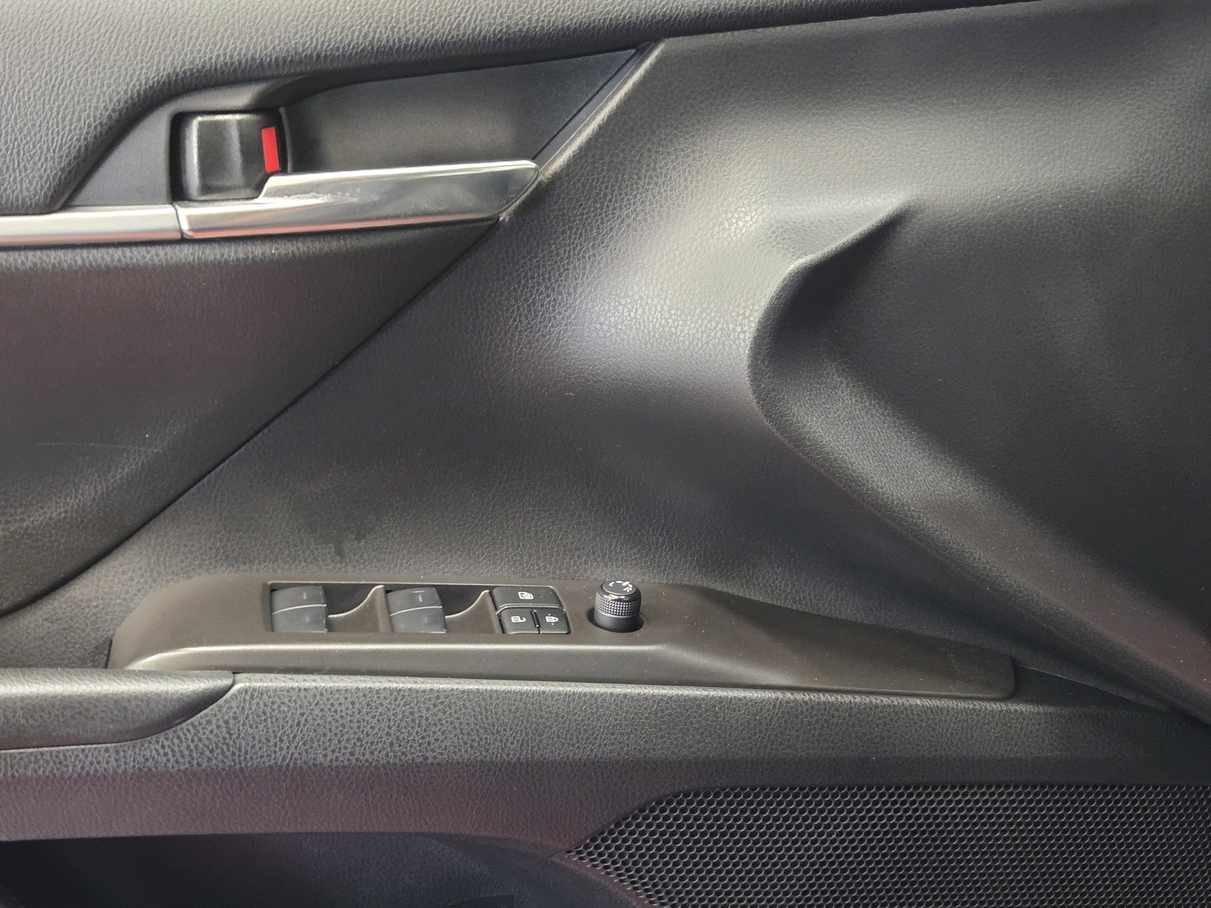 Used 2022 Toyota Camry SE image 23