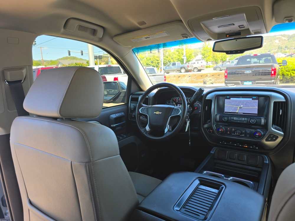 Used 2017 Chevrolet Silverado 1500 LTZ Z71 w/ LTZ Plus Package AWD/4WD image 10