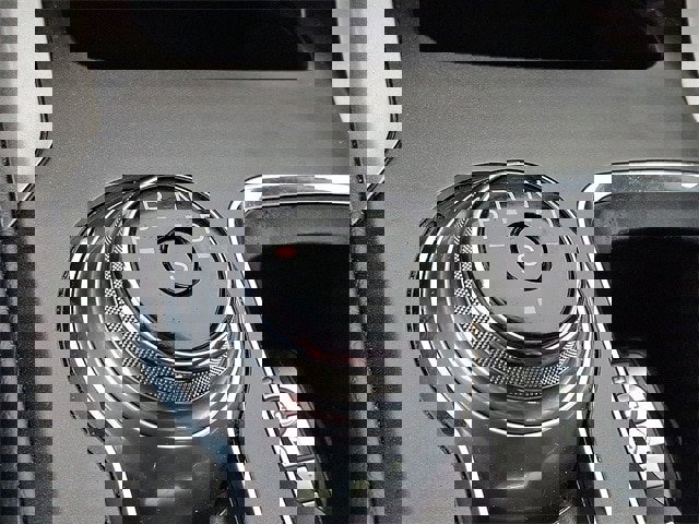 Certified 2018 Ford Fusion SE w/ Fusion SE Technology Package image 17