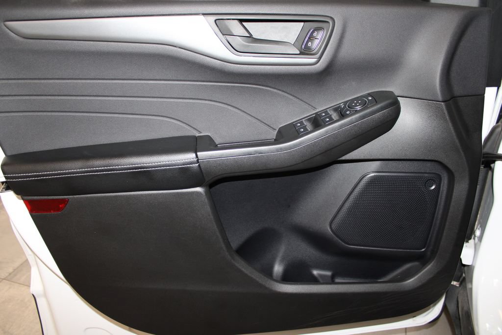 Certified 2024 Ford Escape Active AWD/4WD image 13