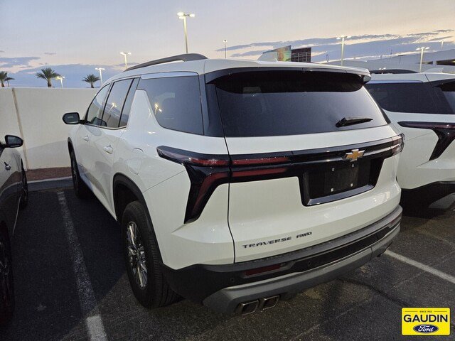 Used 2025 Chevrolet Traverse LT AWD/4WD image 4