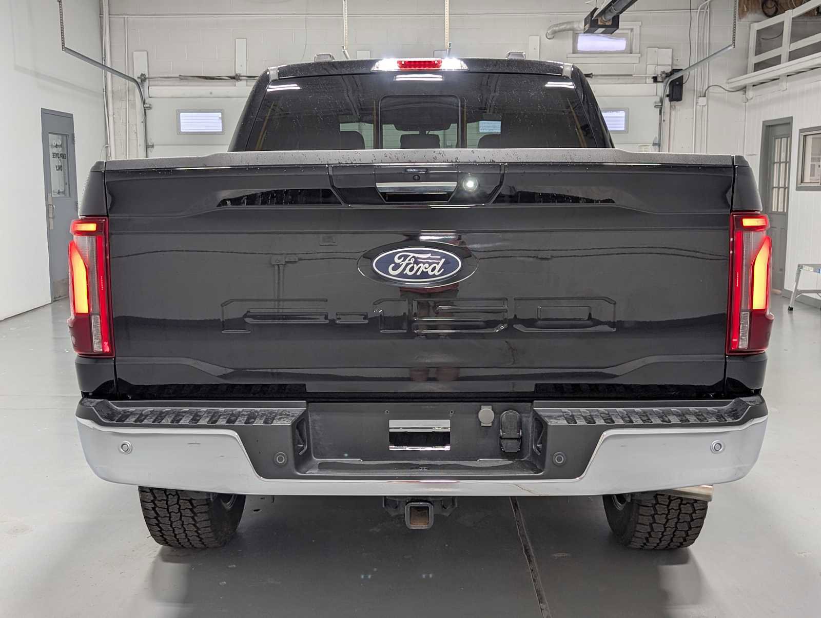 Certified 2024 Ford F150 Lariat w/ Tow/Haul Package AWD/4WD image 9