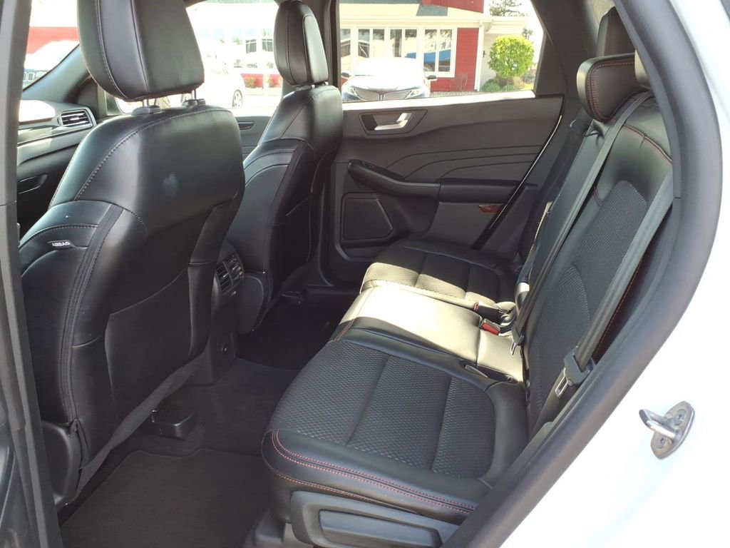 Certified 2024 Ford Escape ST-Line w/ Tech Pack #1 AWD/4WD image 10