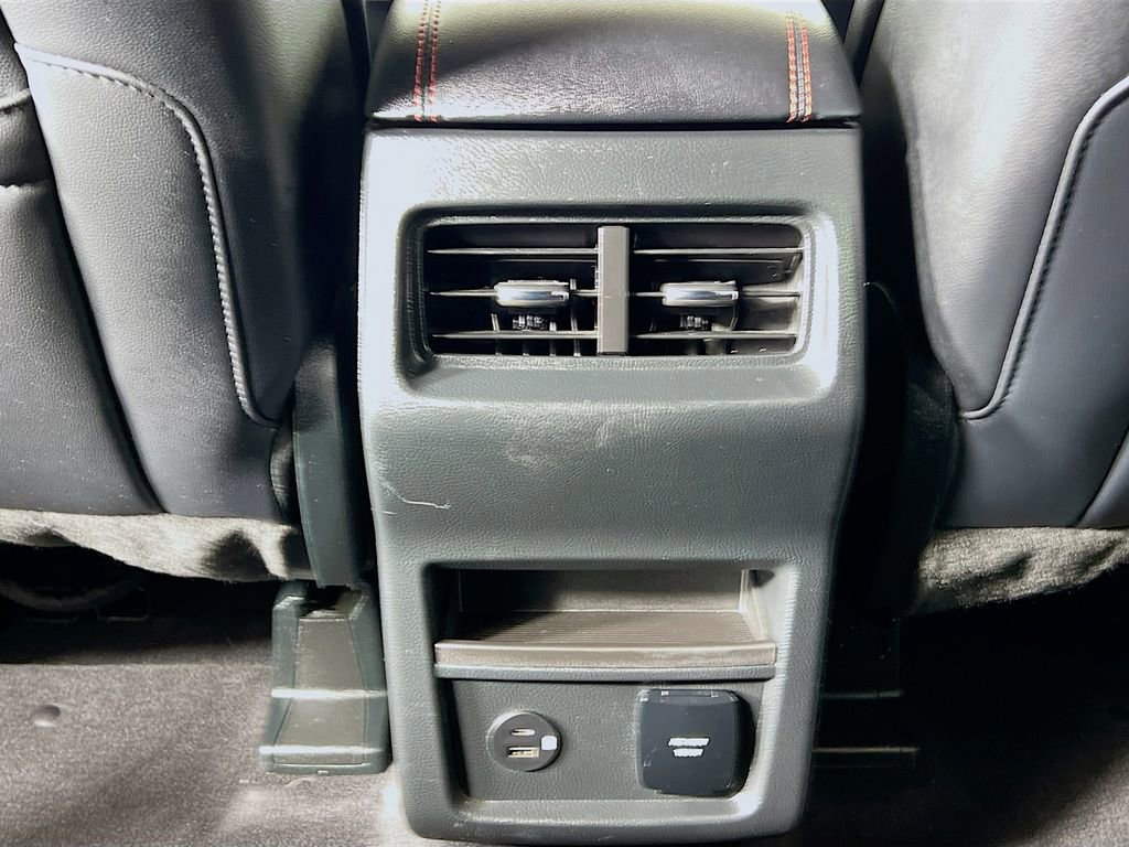 Certified 2022 Ford Edge ST-Line image 29