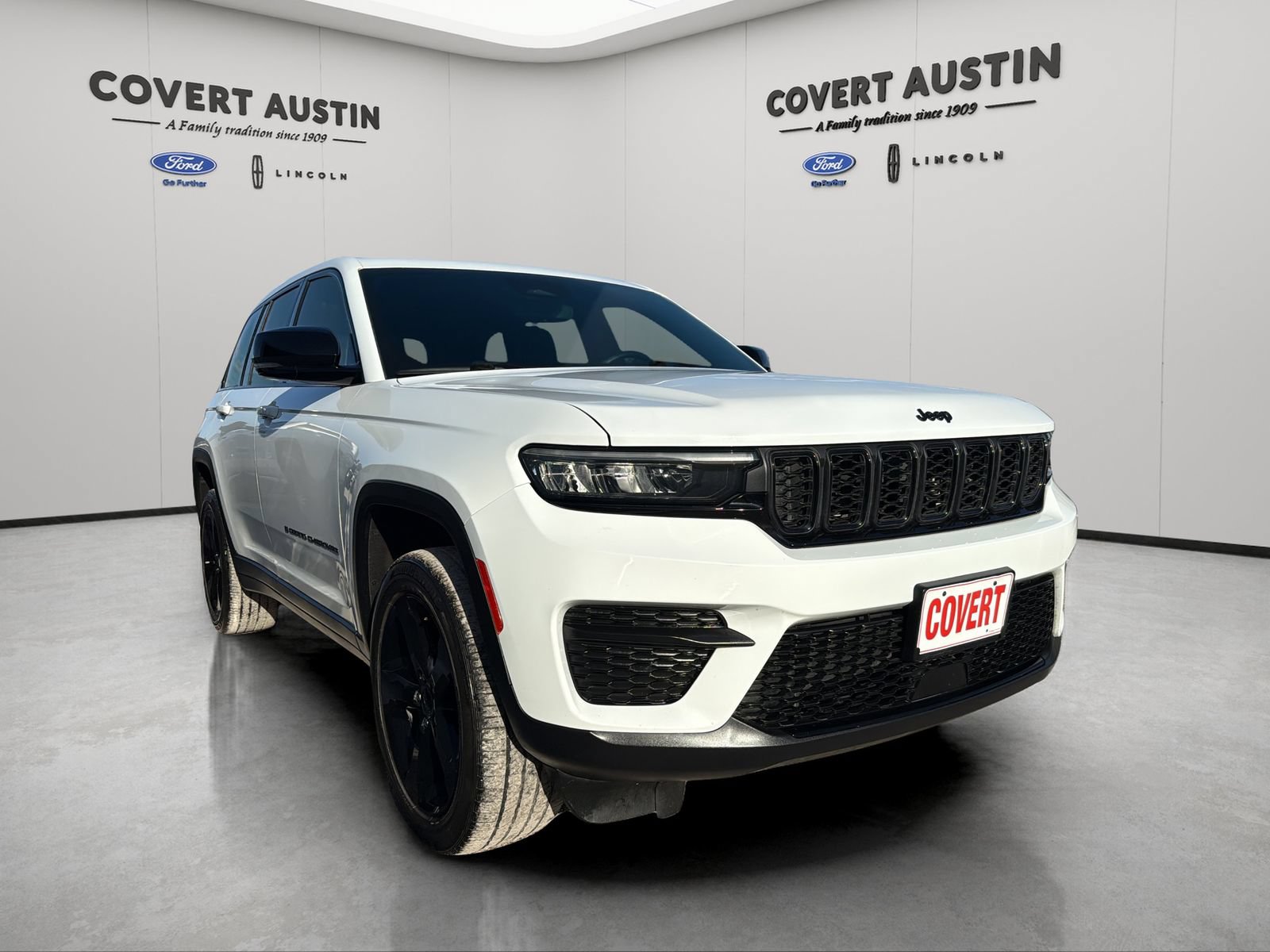 Used 2022 Jeep Grand Cherokee Altitude RWD image 7