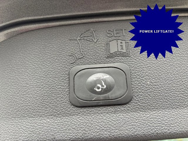 Certified 2017 Ford Escape Titanium w/ Equipment Group 301A image 31