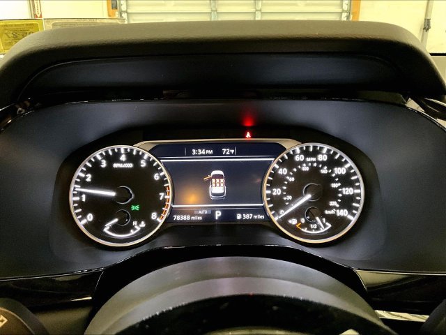 Used 2022 Nissan Pathfinder SV AWD/4WD image 19