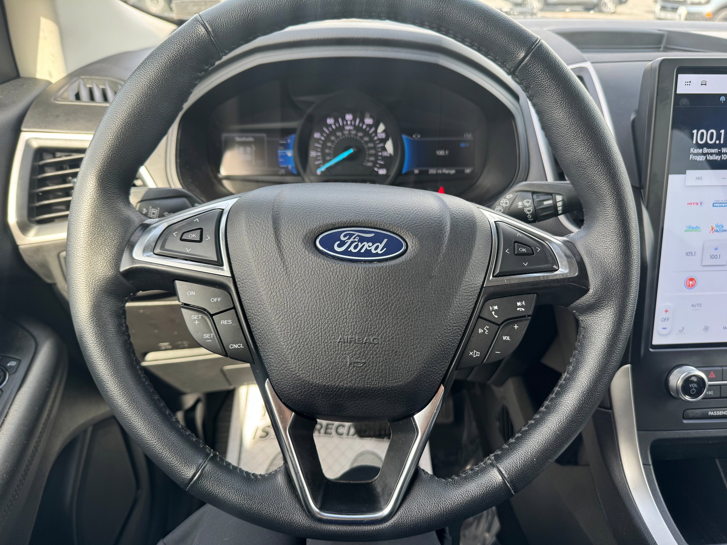 Certified 2024 Ford Edge SEL w/ Sport Appearance Package AWD/4WD image 15