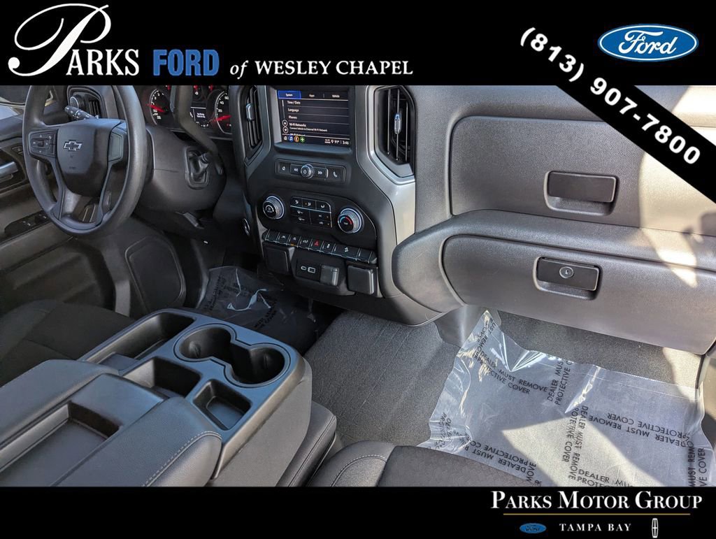 Used 2025 Chevrolet Silverado 1500 Custom Trail Boss w/ LPO, Dark Essentials Package image 9