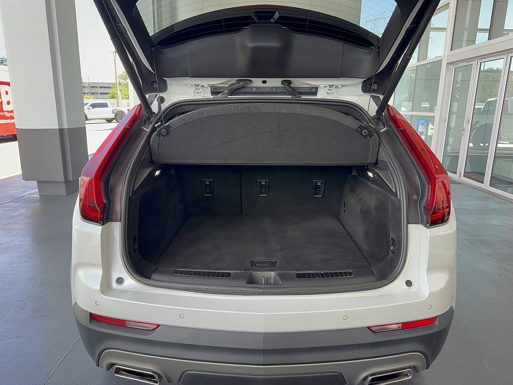 Used 2023 Cadillac XT4 Premium Luxury w/ Technology Package FWD image 7