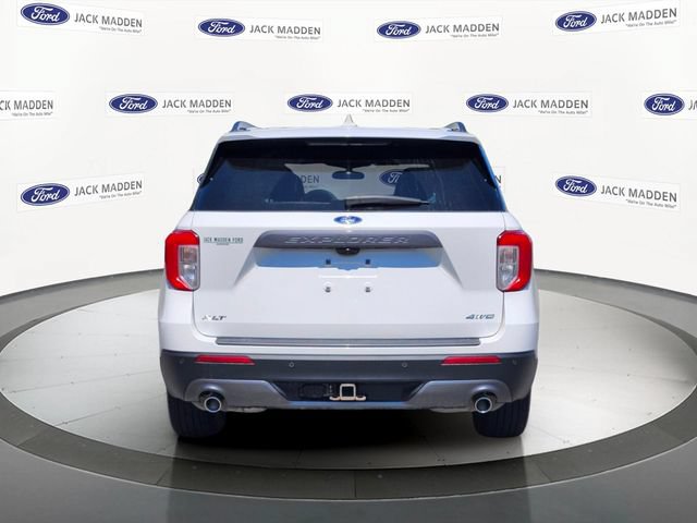Certified 2023 Ford Explorer XLT w/ Equipment Group 202A AWD/4WD image 4