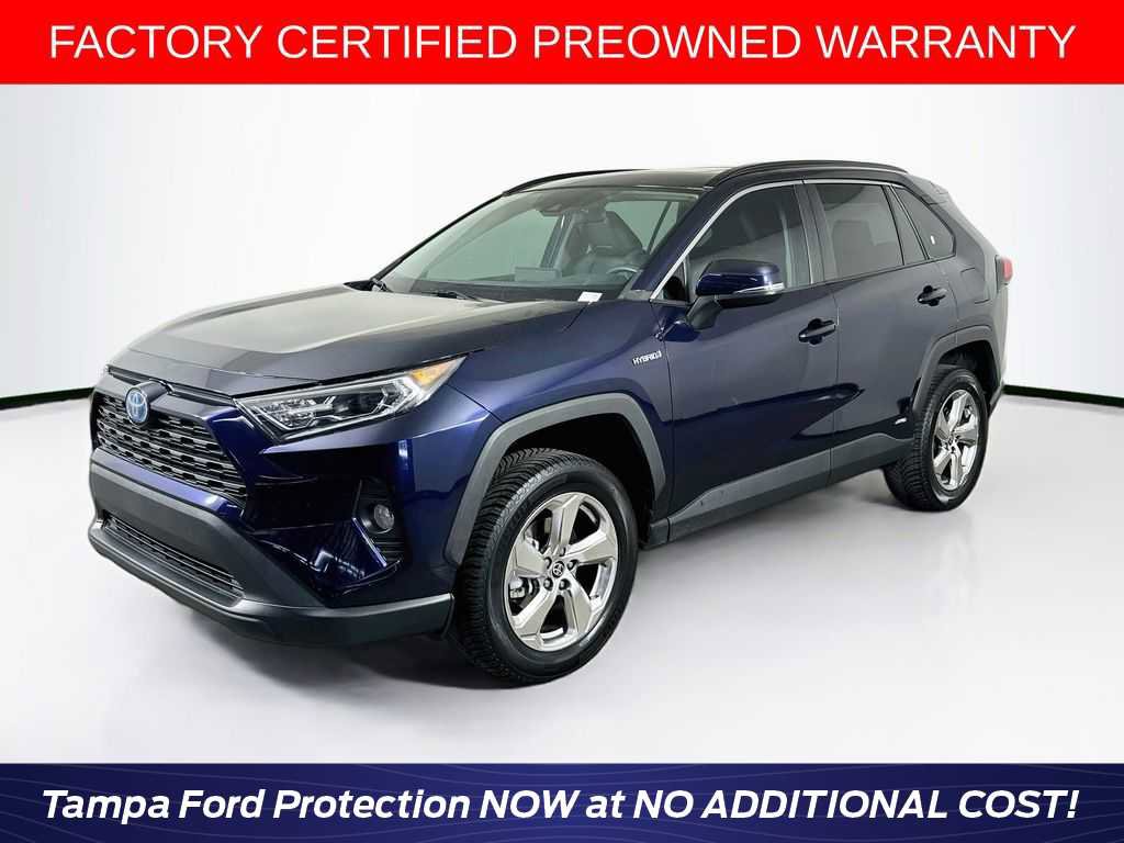 Used 2021 Toyota RAV4 XLE Premium image 1