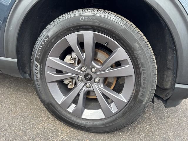 Certified 2024 Ford Explorer XLT w/ Equipment Group 202A AWD/4WD image 11