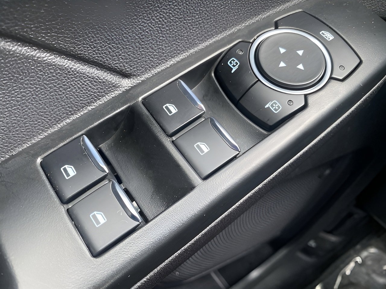 Certified 2025 Ford Escape Active image 17