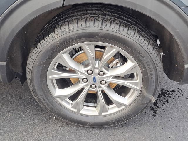 Certified 2022 Ford Explorer XLT w/ Equipment Group 202A image 6