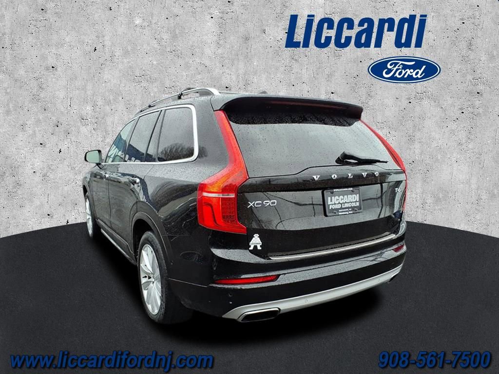 Used 2017 Volvo XC90 T6 Momentum w/ Vision Package image 4