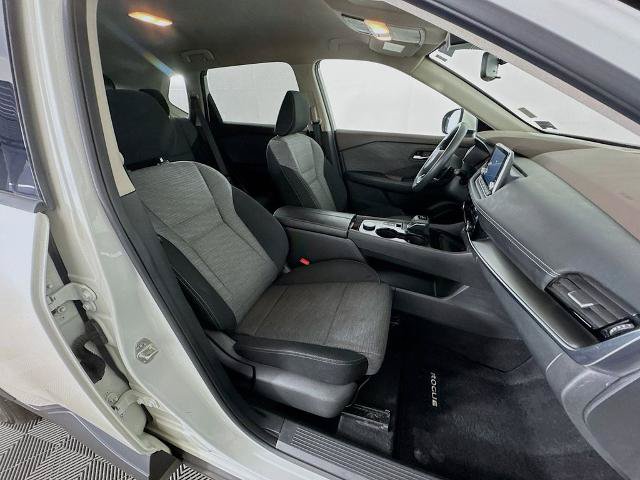 Used 2021 Nissan Rogue SV AWD/4WD image 25
