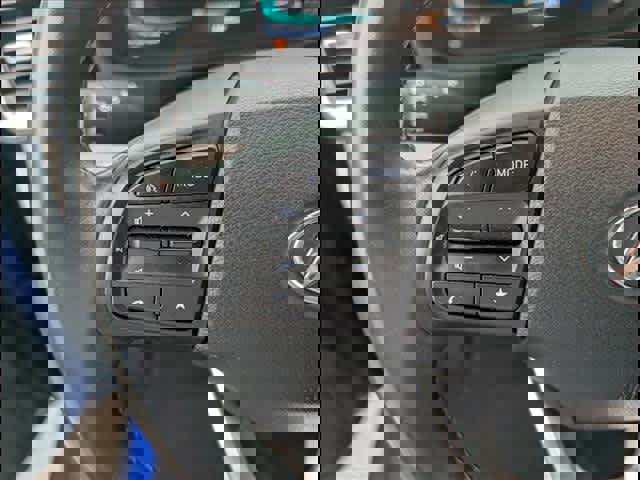 Used 2023 Hyundai Venue SEL image 7