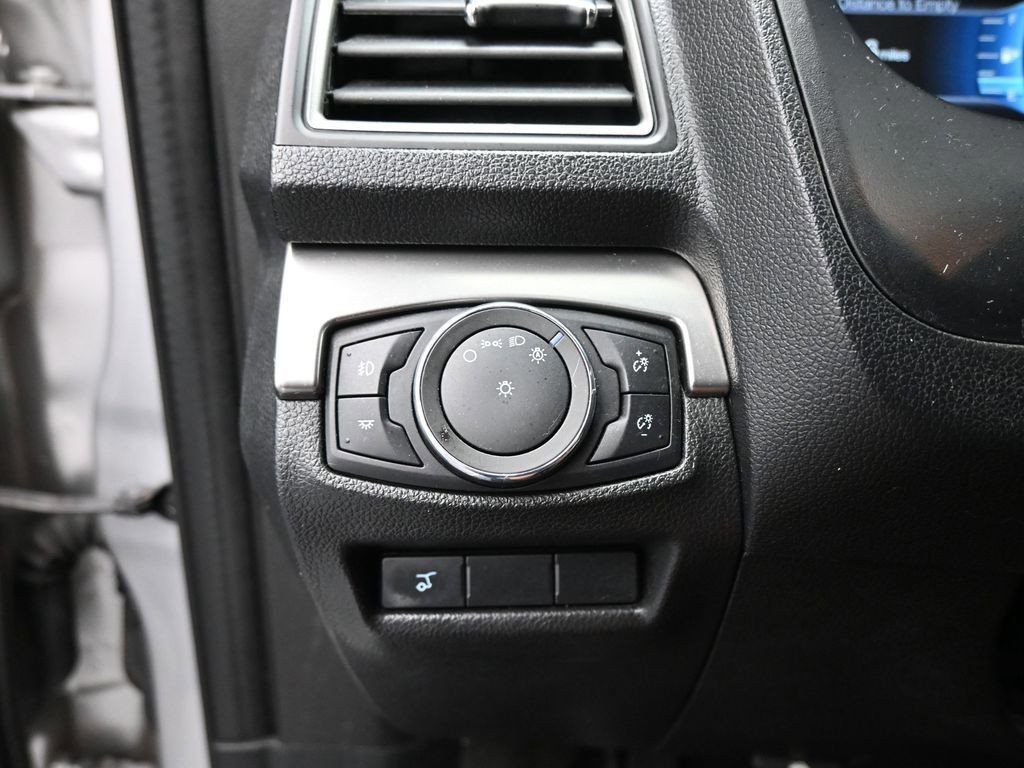 Certified 2018 Ford Explorer XLT w/ Equipment Group 202A image 44