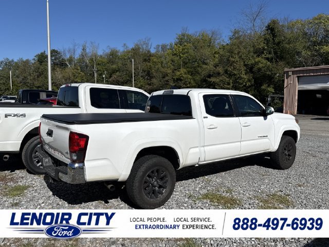 Used 2021 Toyota Tacoma SR5 AWD/4WD image 2