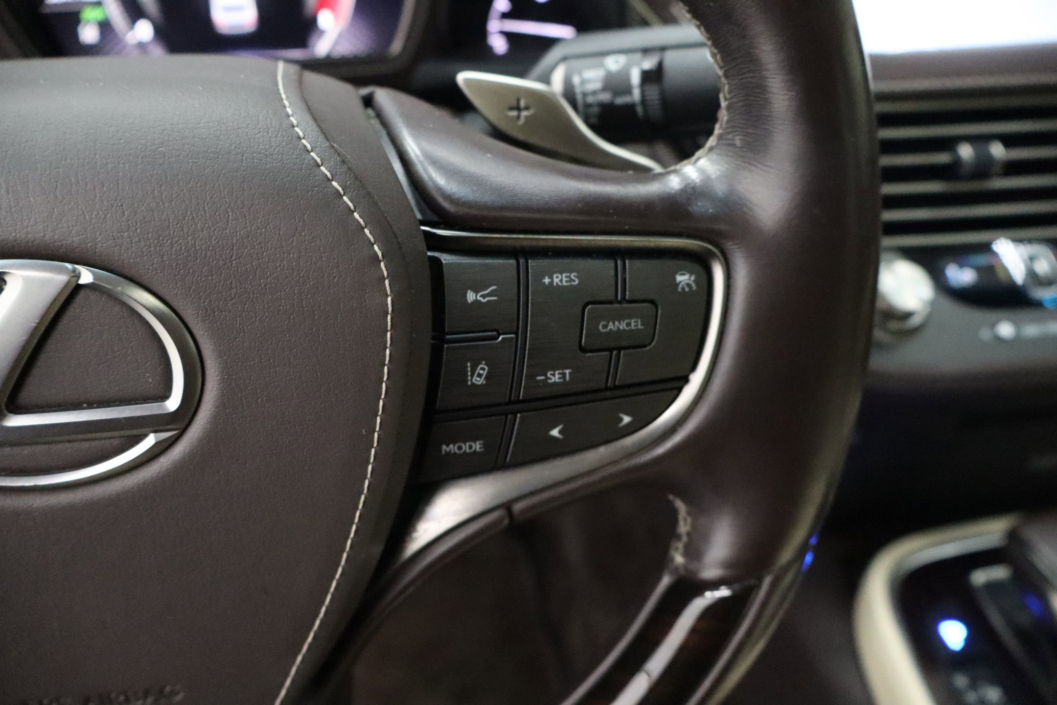 Used 2020 Lexus LS 500 w/ Interior Upgrade Package RWD image 16