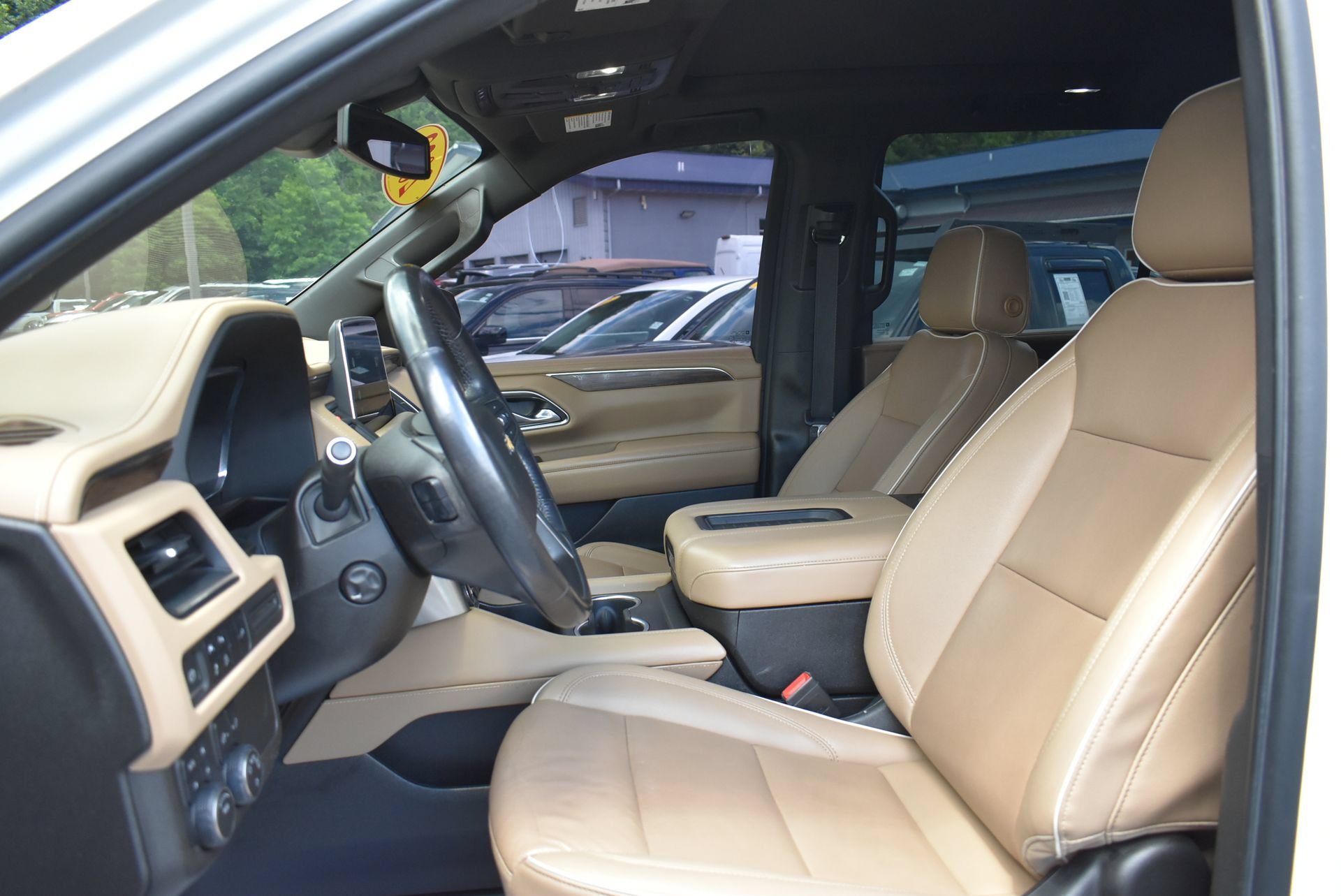 Used 2022 Chevrolet Suburban Premier AWD/4WD image 14
