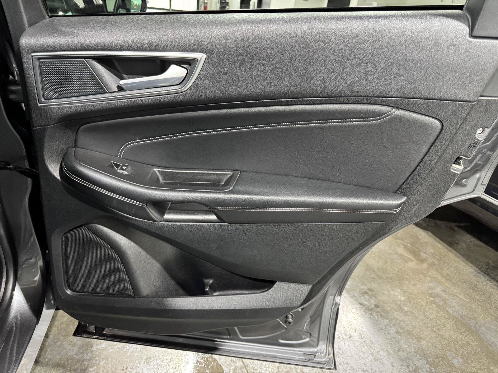Certified 2024 Ford Edge Titanium AWD/4WD image 24