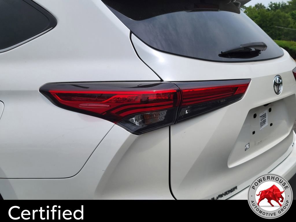 Used 2020 Toyota Highlander XLE FWD image 13