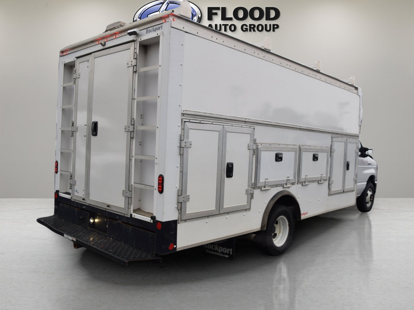 Certified 2023 Ford E-450 and Econoline 450 Super Duty w/ Power Windows & Locks Group image 4