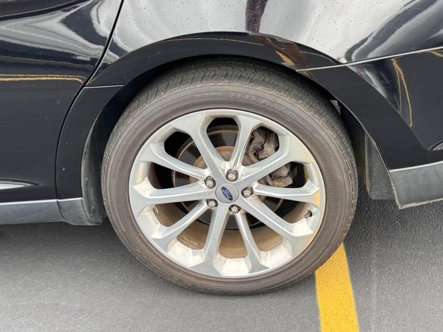Certified 2018 Ford Taurus Limited AWD/4WD image 7