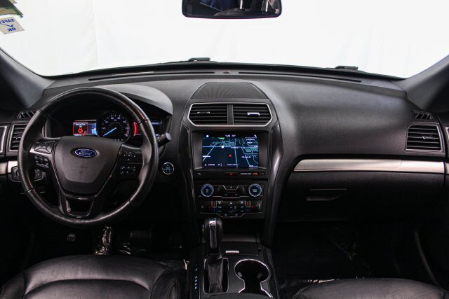 Certified 2018 Ford Explorer XLT w/ Equipment Group 202A FWD image 25