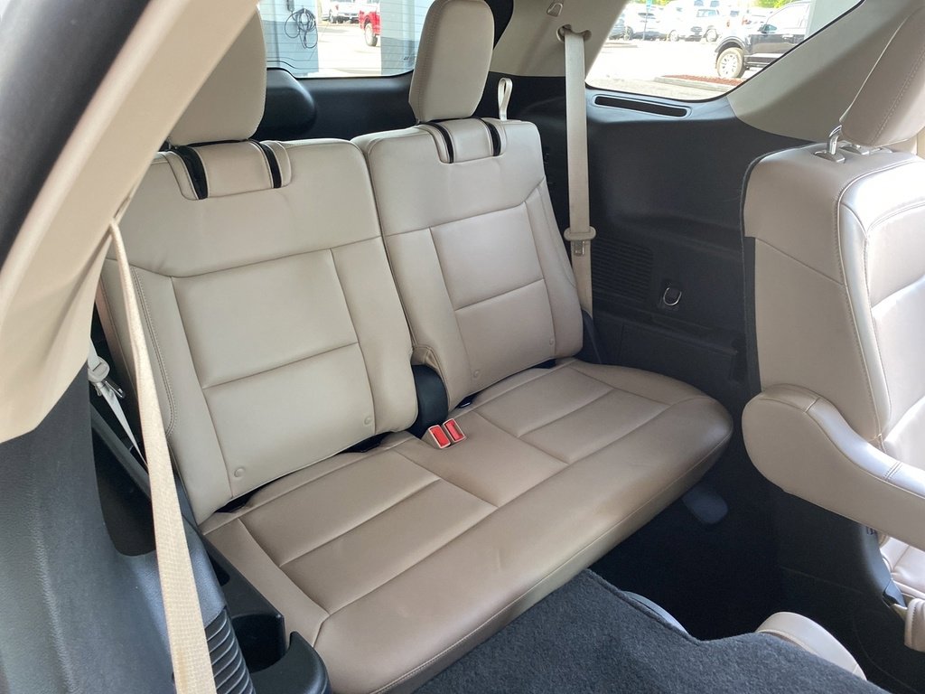 Certified 2023 Ford Explorer XLT w/ Equipment Group 202A image 15