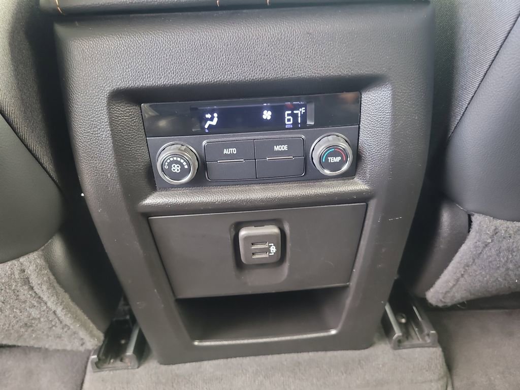 Used 2019 Chevrolet Traverse LT FWD image 15