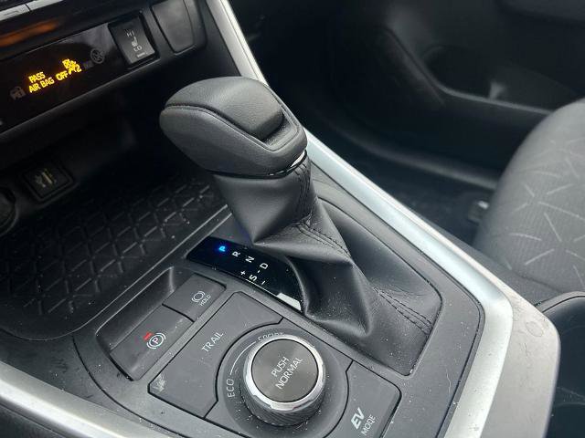 Used 2025 Toyota RAV4 XLE w/ Convenience Package image 31