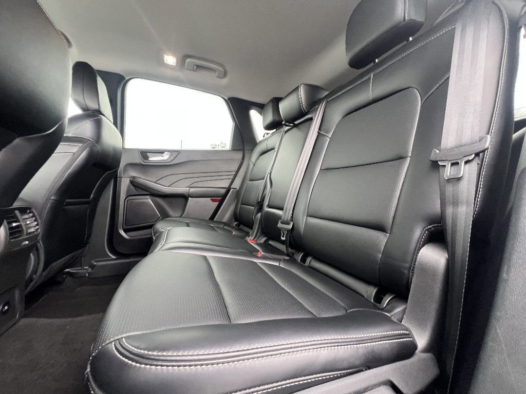 Certified 2025 Ford Escape Platinum image 33