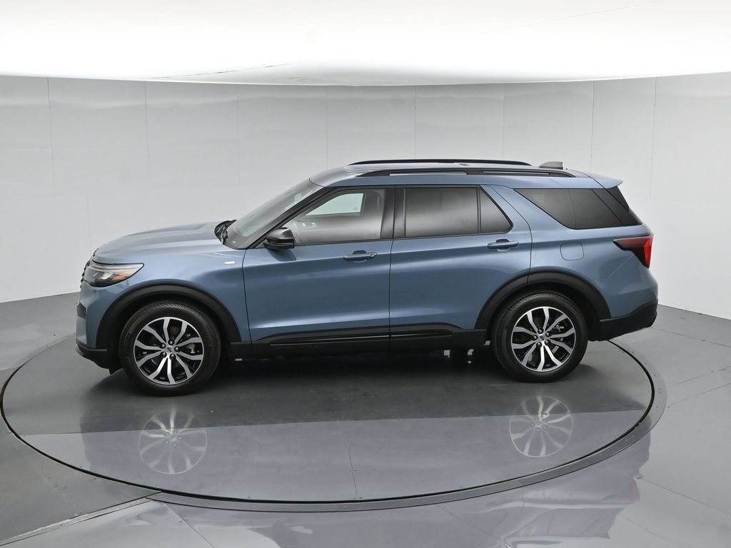 Certified 2025 Ford Explorer ST-Line w/ Premium Package RWD image 47